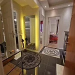 דירה Sentral Modern Design Med 2 Soverom, Gratis Parkering *