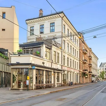 Sentral Modern Design Med 2 Soverom, Gratis Parkering Lägenhet *